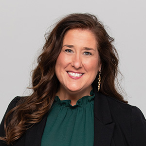 A headshot of Lauren Tabin.